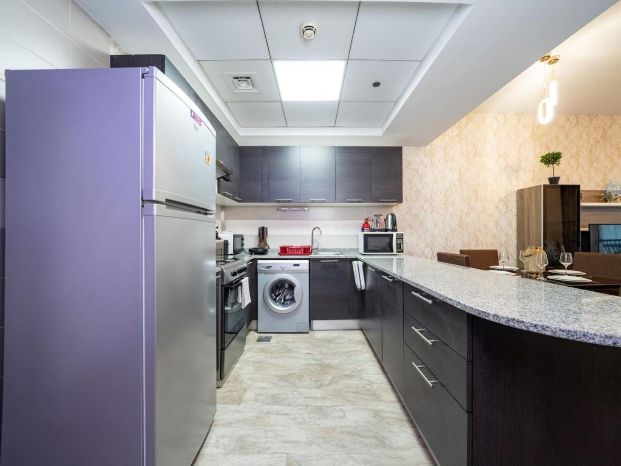 Chic And Spacious 1-bedroom In Prime Location In Jvt * Dubai