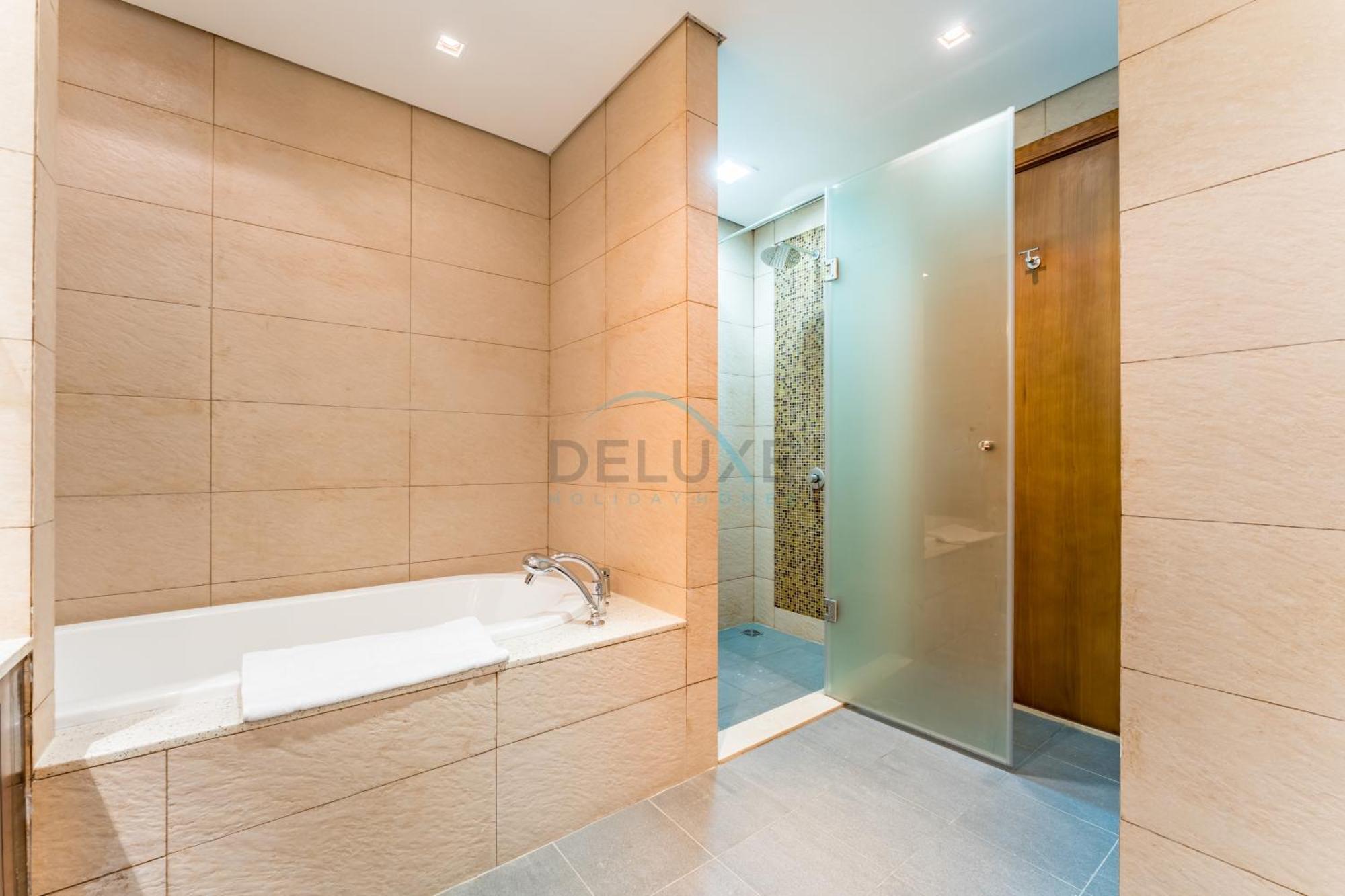 Glance At The Royal Atlantis Right By Spots 2br, Marina 3, Palm Jumeirah By Deluxe Homes Dubai