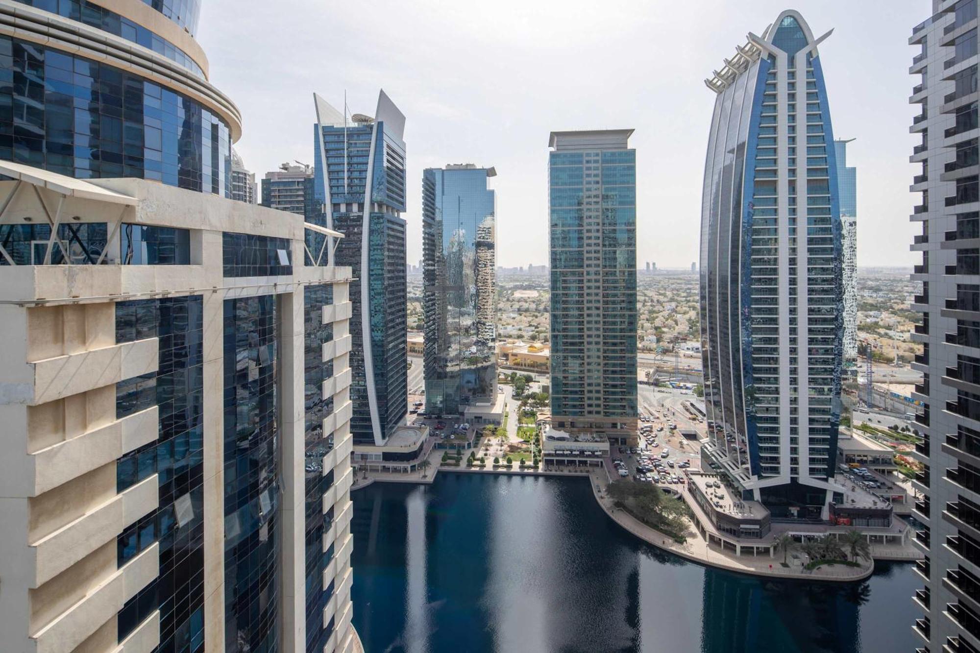 Apartment Frank Porter - Lakes Dubai