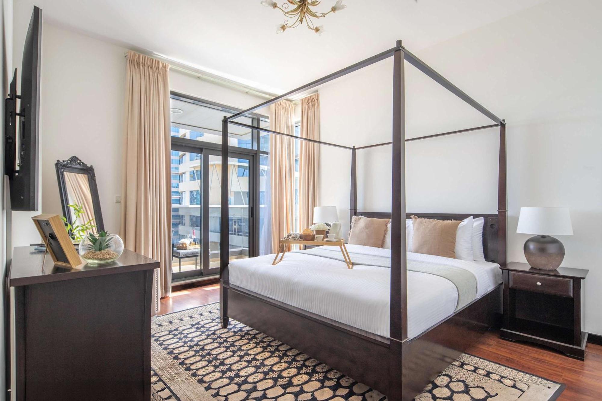 Apartment Frank Porter - Lakes Dubai