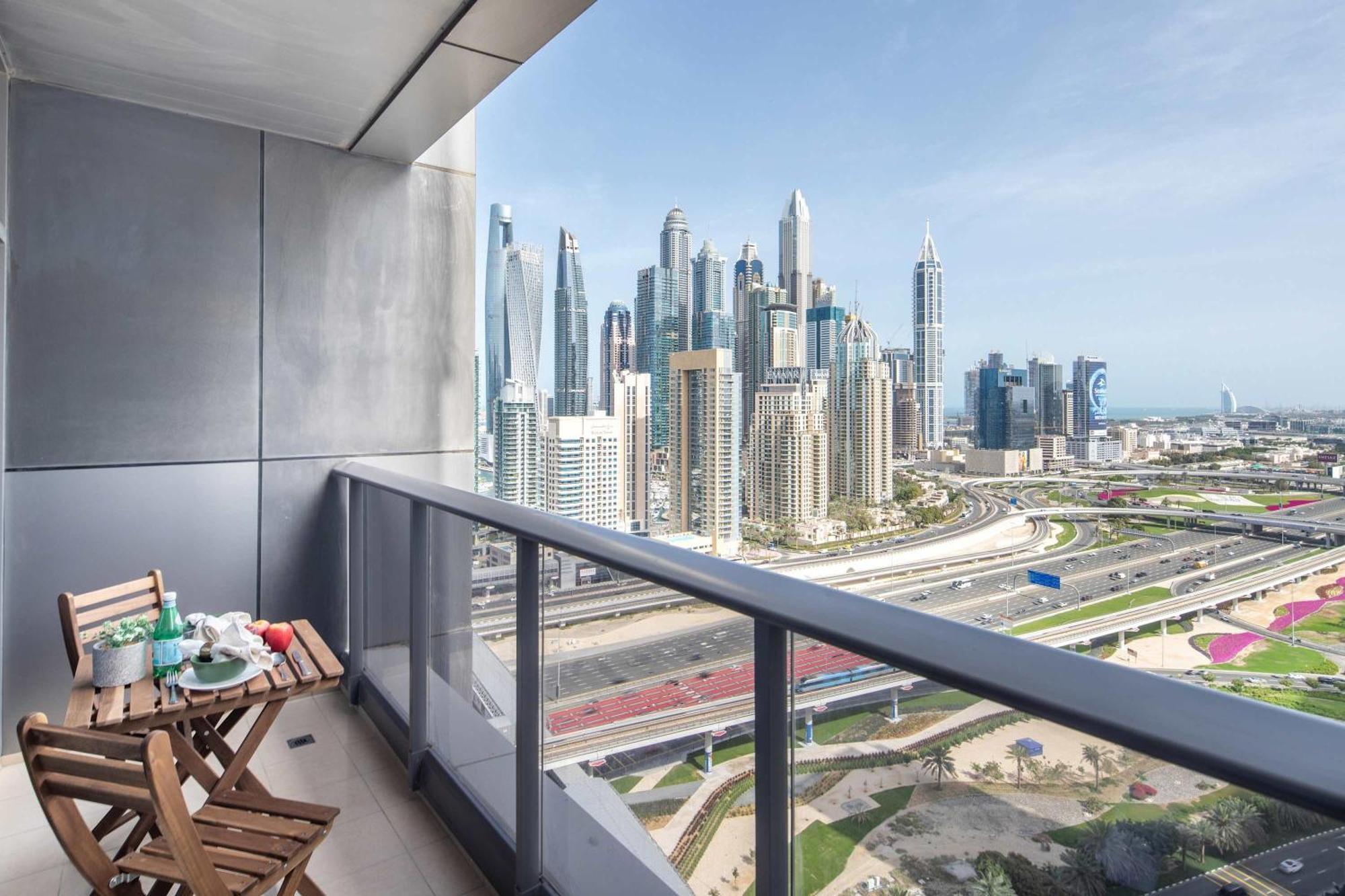 Apartment Frank Porter - Lakes Dubai