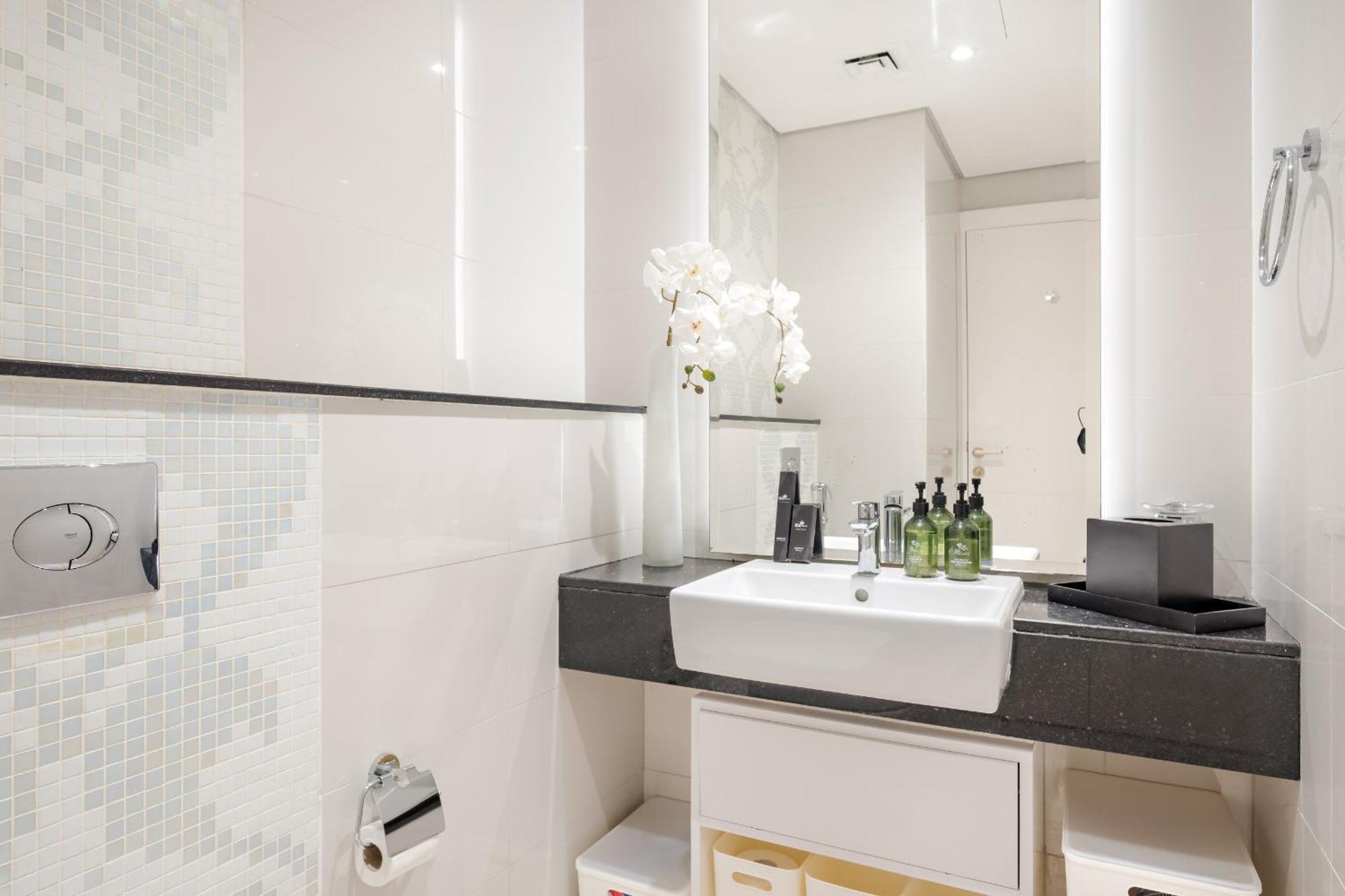 Vayk - Sophisticated 1 Bd In Business Bay * Dubai