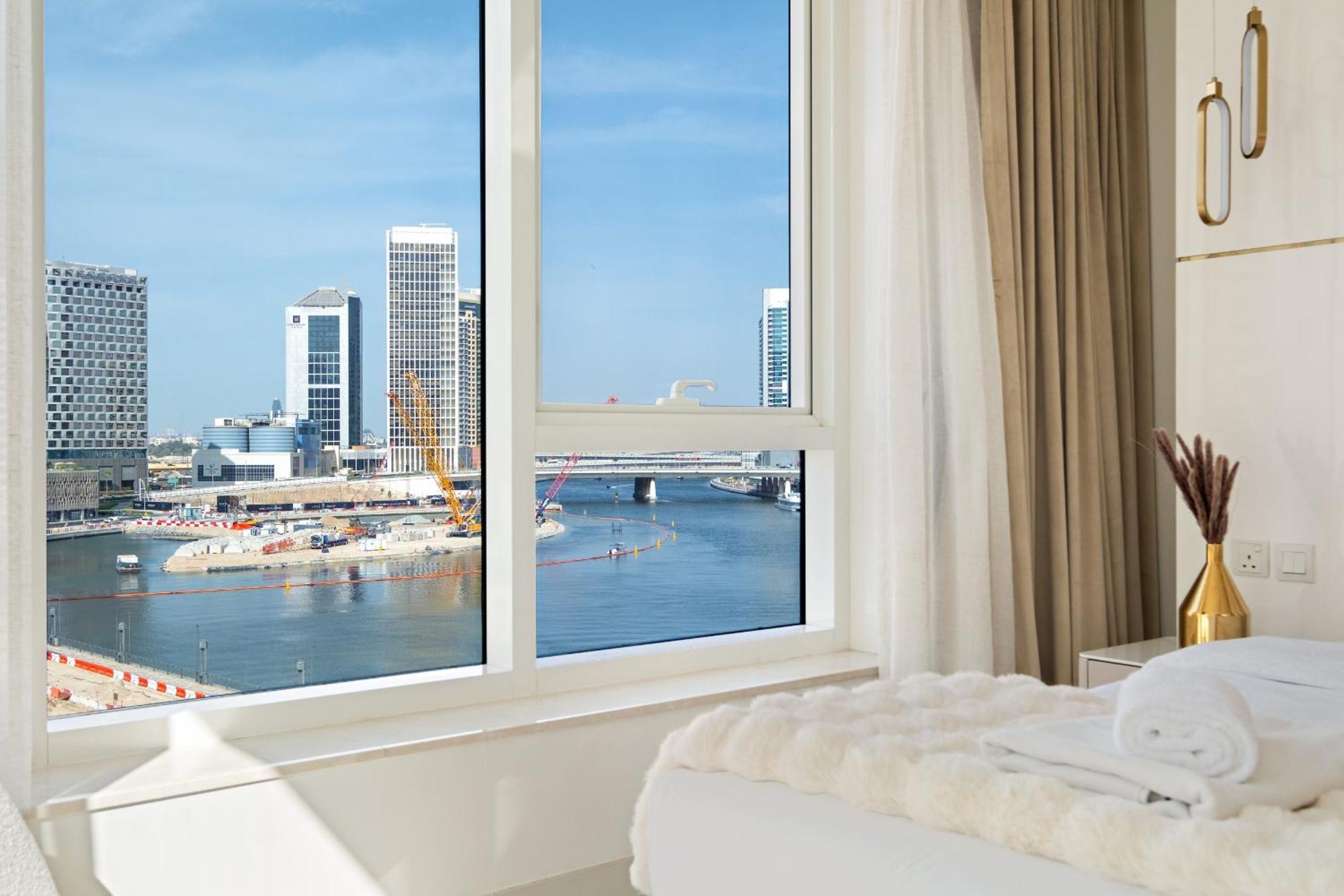 Vayk - Sophisticated 1 Bd In Business Bay *
