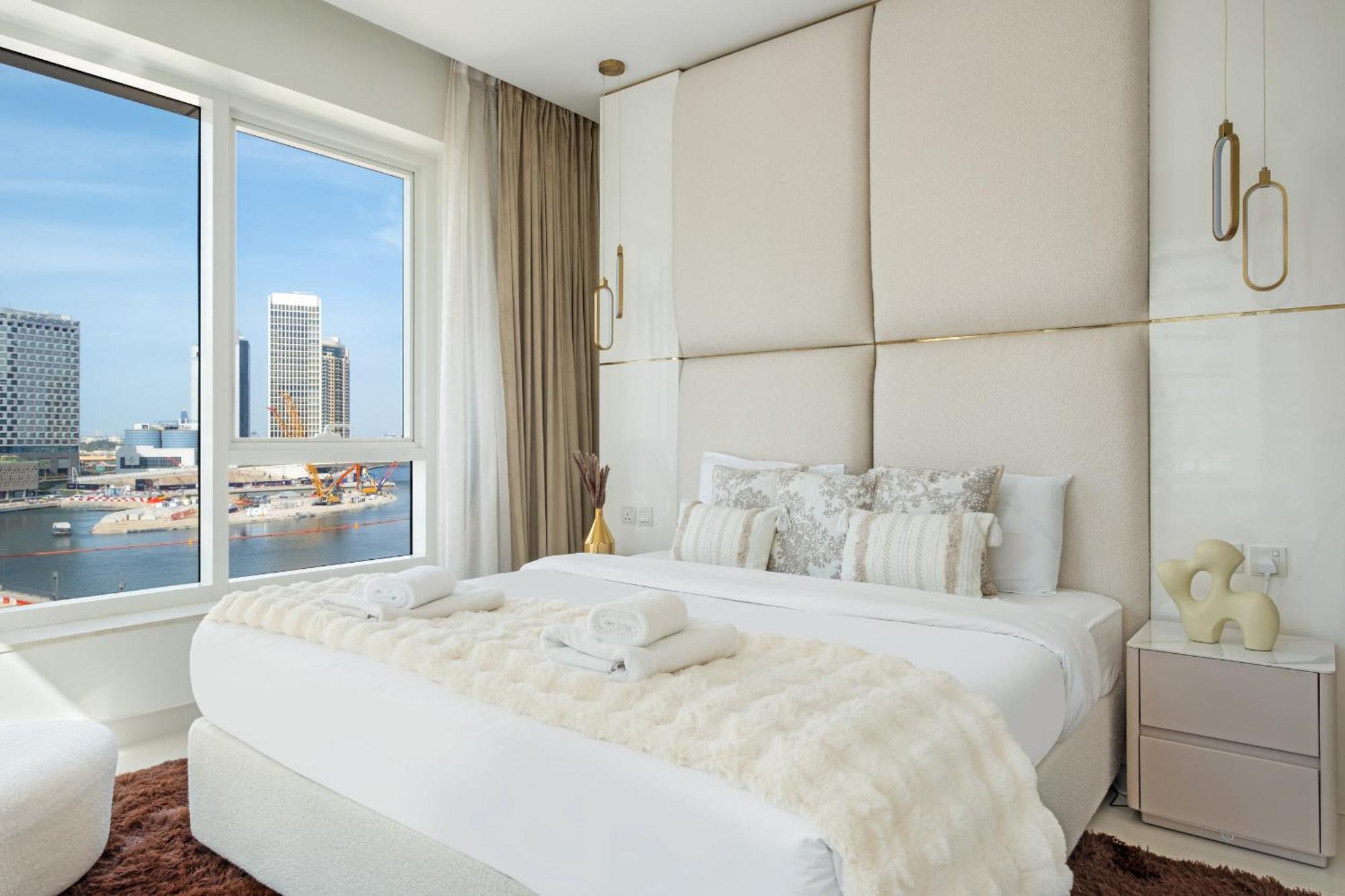 Vayk - Sophisticated 1 Bd In Business Bay Dubai