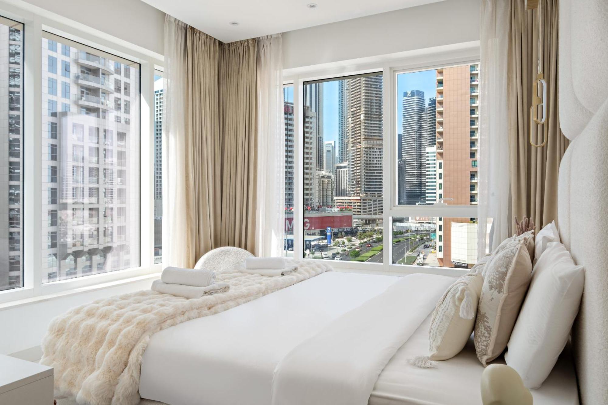 Vayk - Sophisticated 1 Bd In Business Bay Apartment