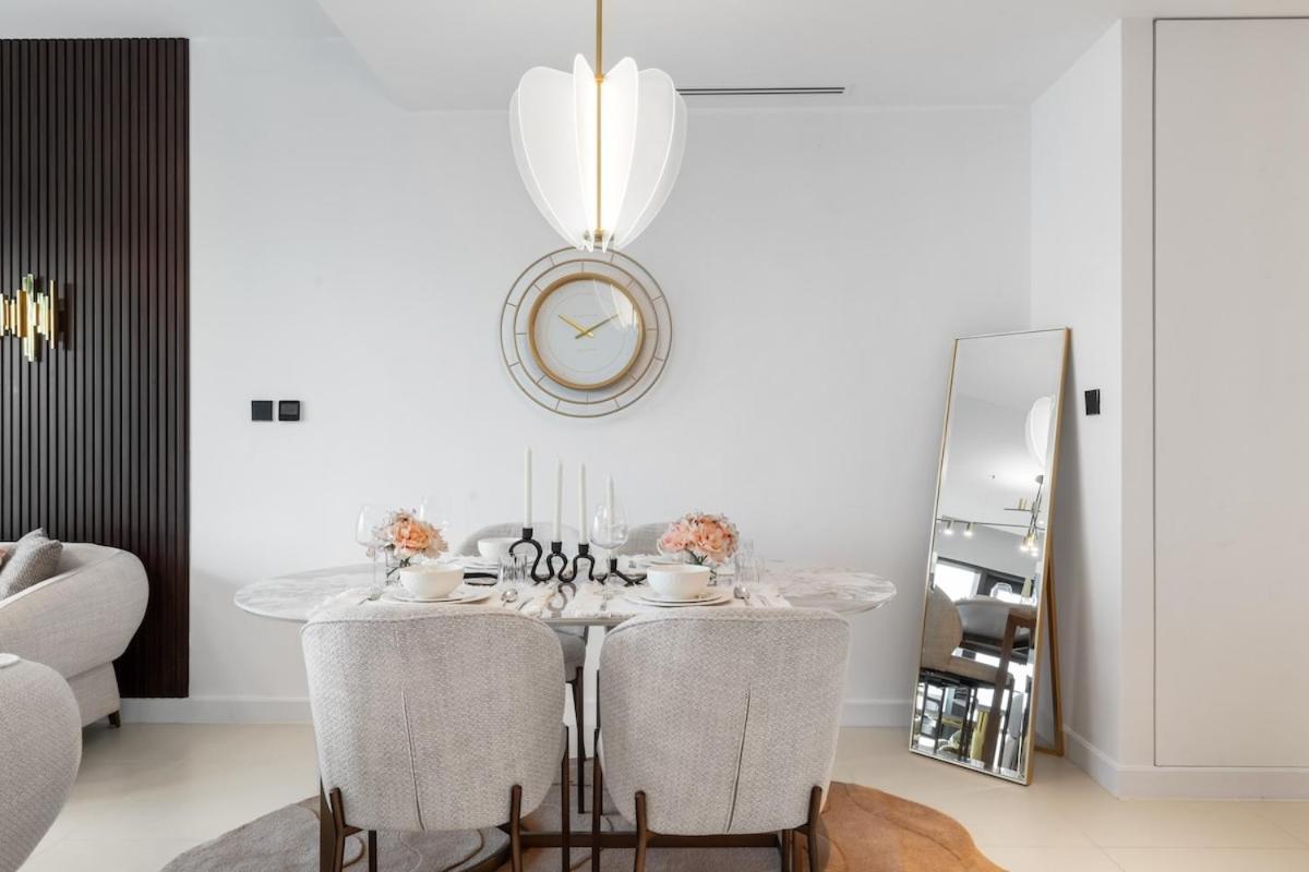 The Ultimate Luxury - Eye & Marina Views Apartment *