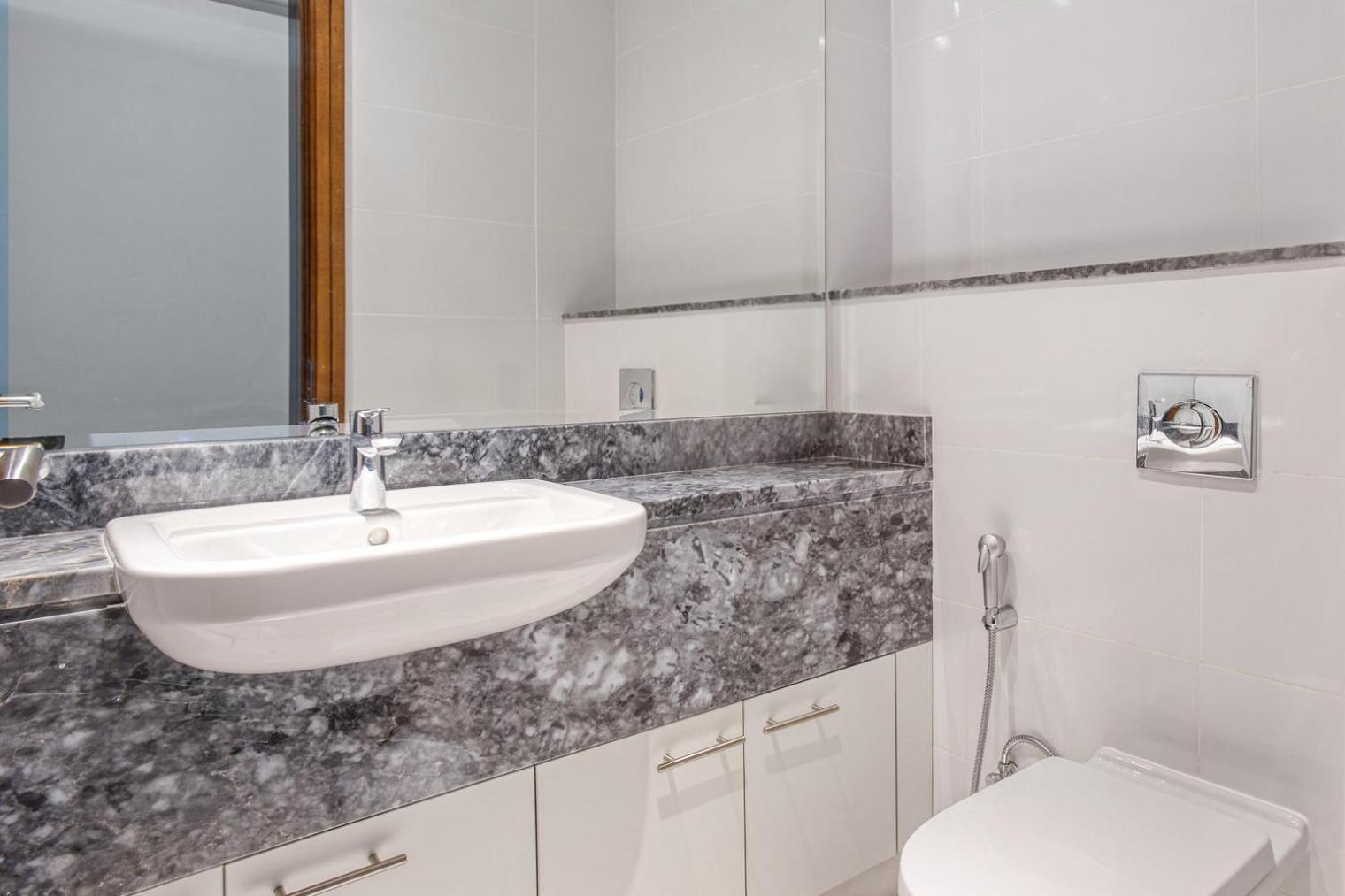 Blueground Noora Elevator Pool Balcony Dxb-828 Apartment *