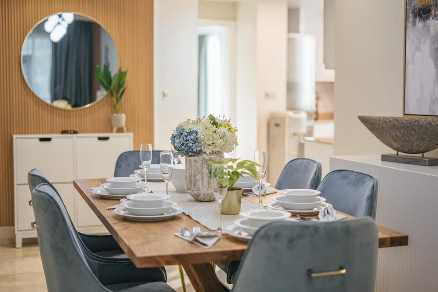 Apartment Deluxe 3 Bedroom With Marina & Sea View *