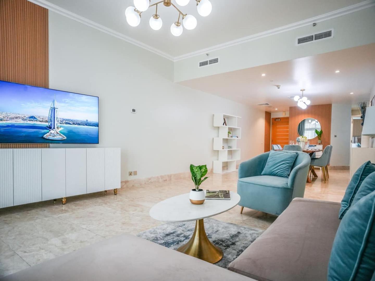 Deluxe 3 Bedroom With Marina & Sea View Apartment *