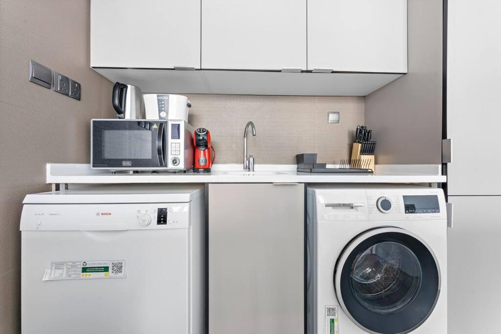 Stonetree - Luxurious 1br Near Marina Mall Apartment *