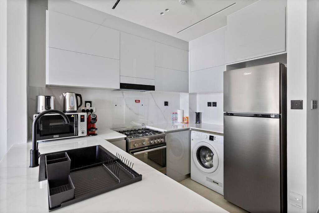 Stonetree - Modern 1br With Amazing Location And View Dubai