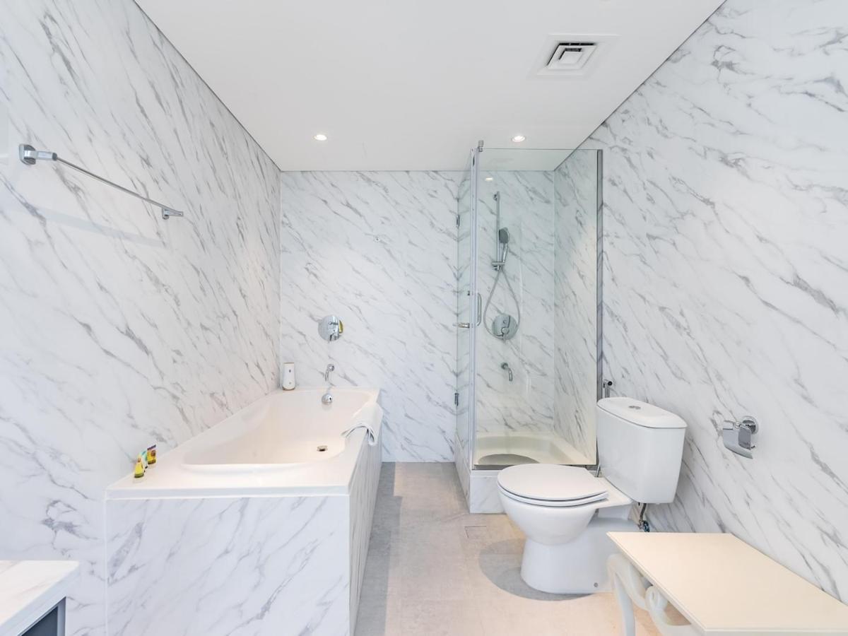 Luxury Spacious In The Iconic Park Towers