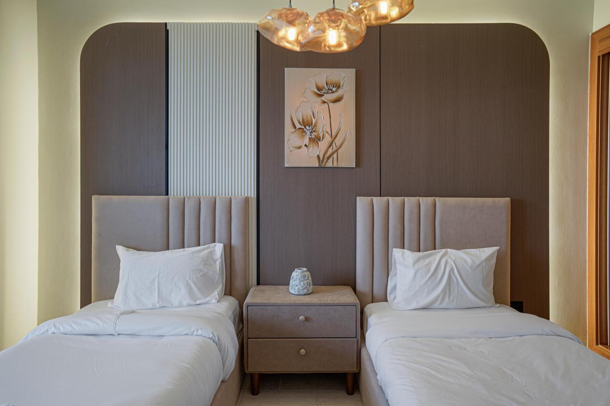 Apartment 28- Affortable Cozy Living, Work Friendly, Longer Stays Next To Tram Dubai