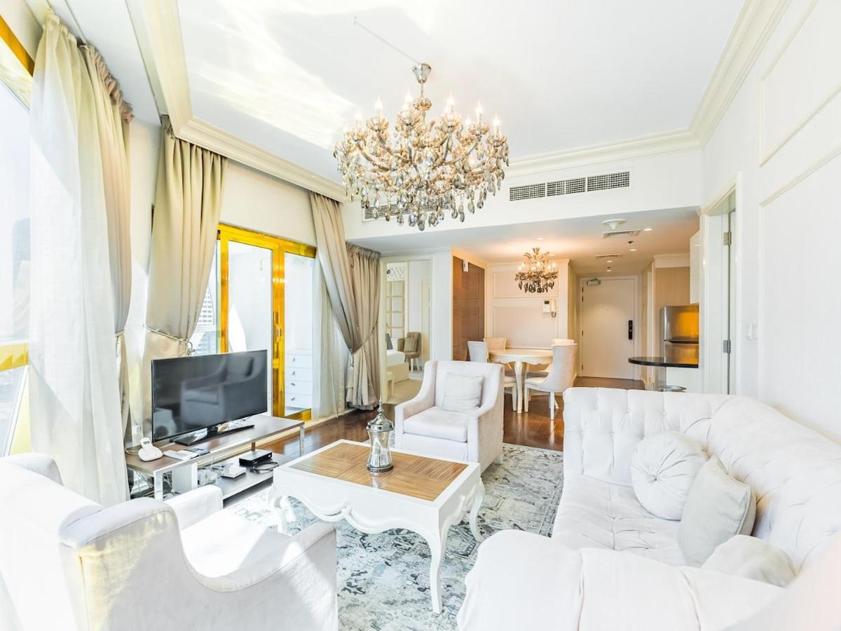 Luxury Spacious In The Iconic Park Towers *