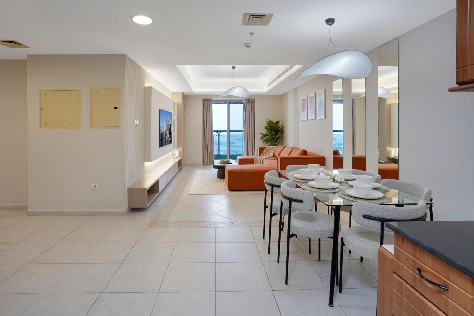 28- Affortable Cozy Living, Work Friendly, Longer Stays Next To Tram Apartment