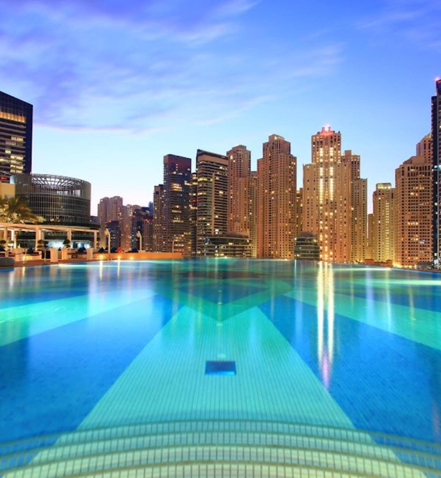 Jw Marina By Cosmos Living * Dubai
