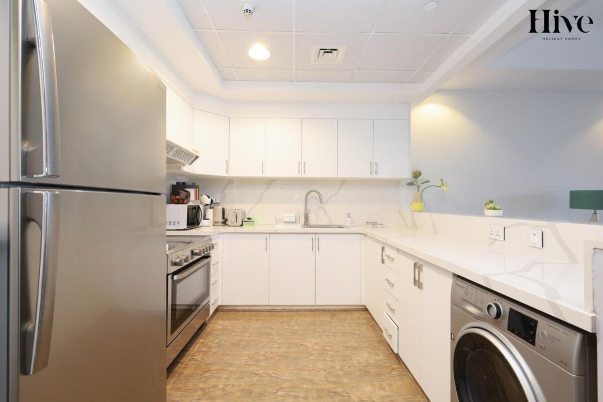 Gorgeous 1 Bed In Churchill Tower, Business Bay Apartment *