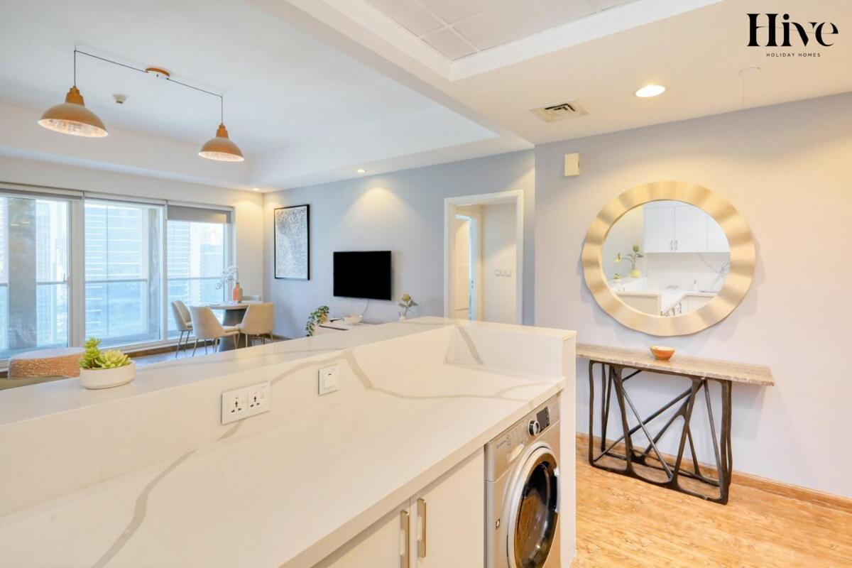 Gorgeous 1 Bed In Churchill Tower, Business Bay Apartment