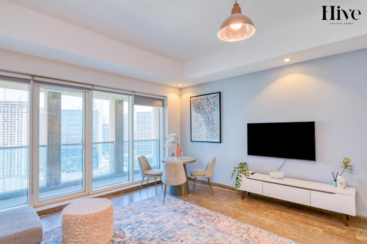 Gorgeous 1 Bed In Churchill Tower, Business Bay Apartment