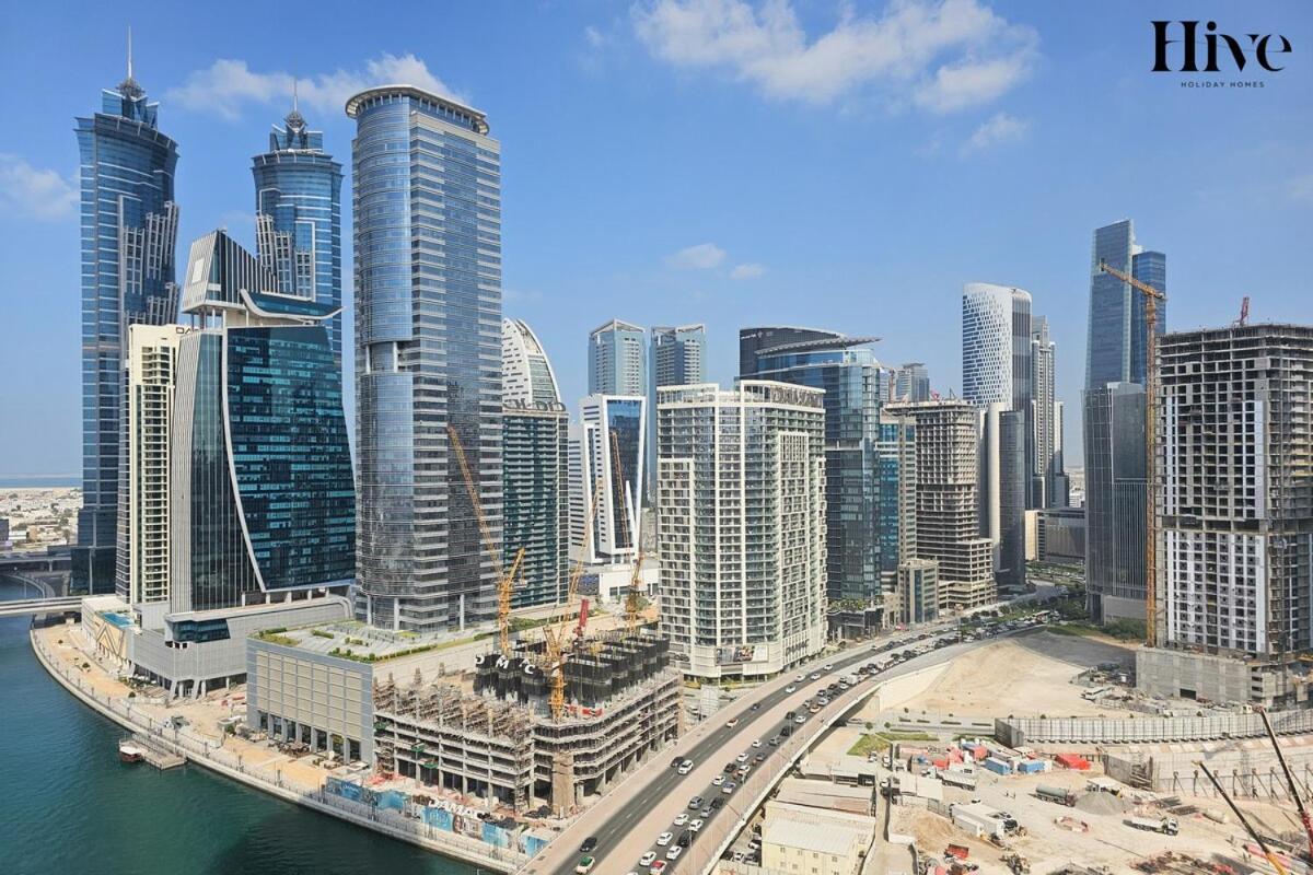 Gorgeous 1 Bed In Churchill Tower, Business Bay Apartment