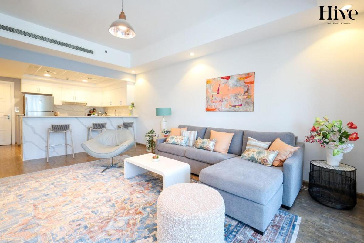 Gorgeous 1 Bed In Churchill Tower, Business Bay * Dubai