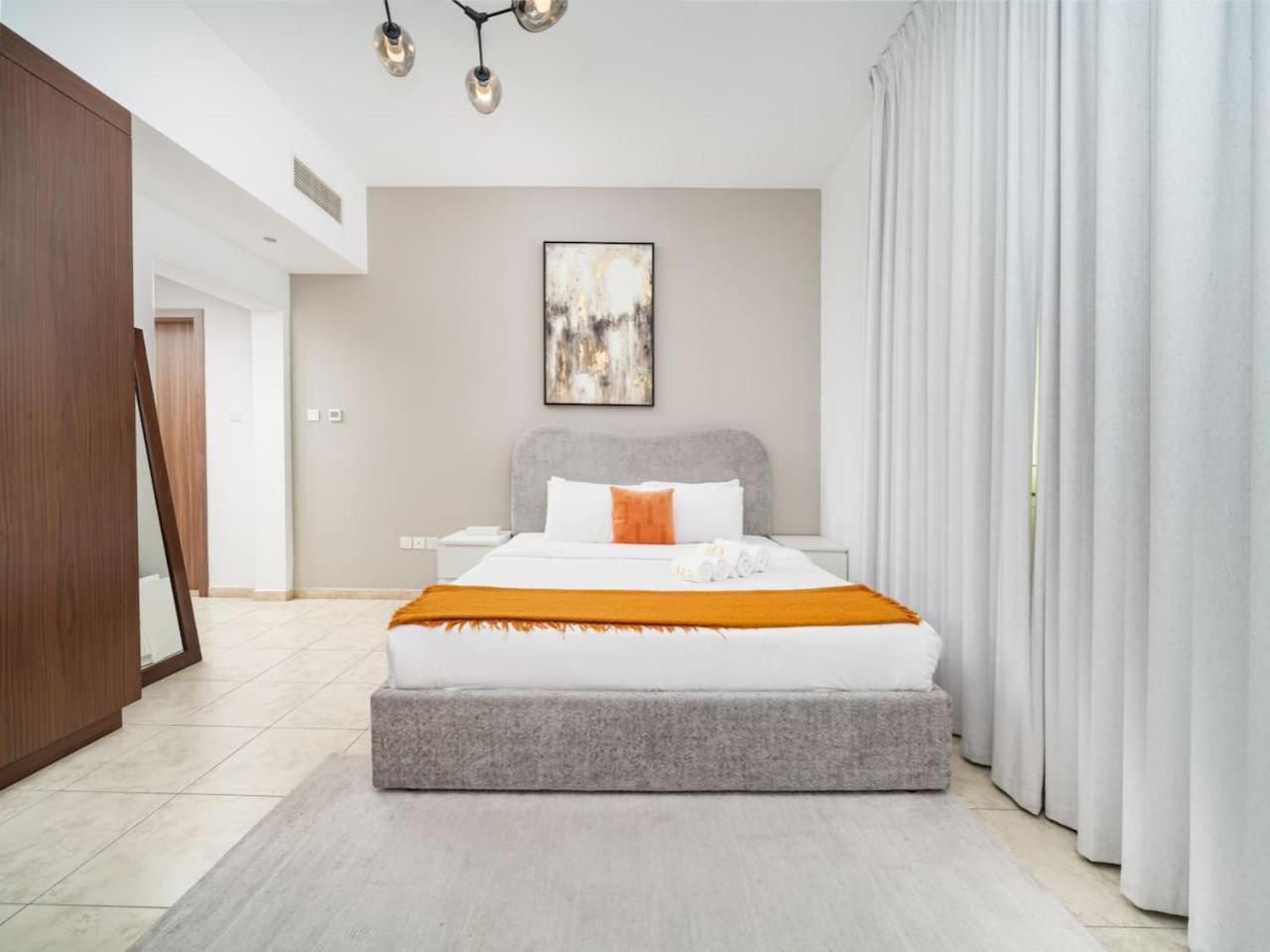 Elegant And Spacious 2-bedroom In Jvt Apartment Dubai