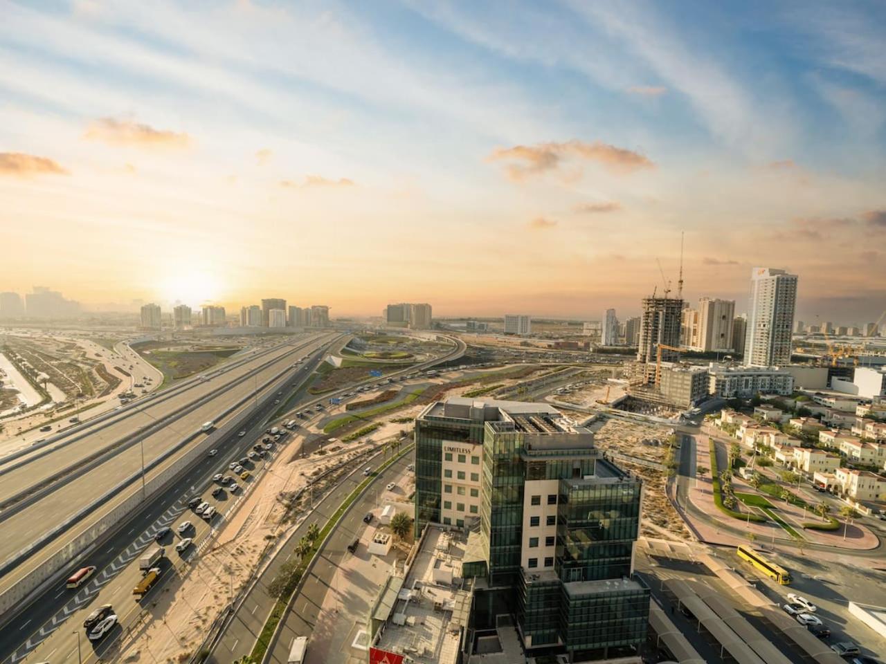 Elegant And Spacious 2-bedroom In Jvt * Dubai