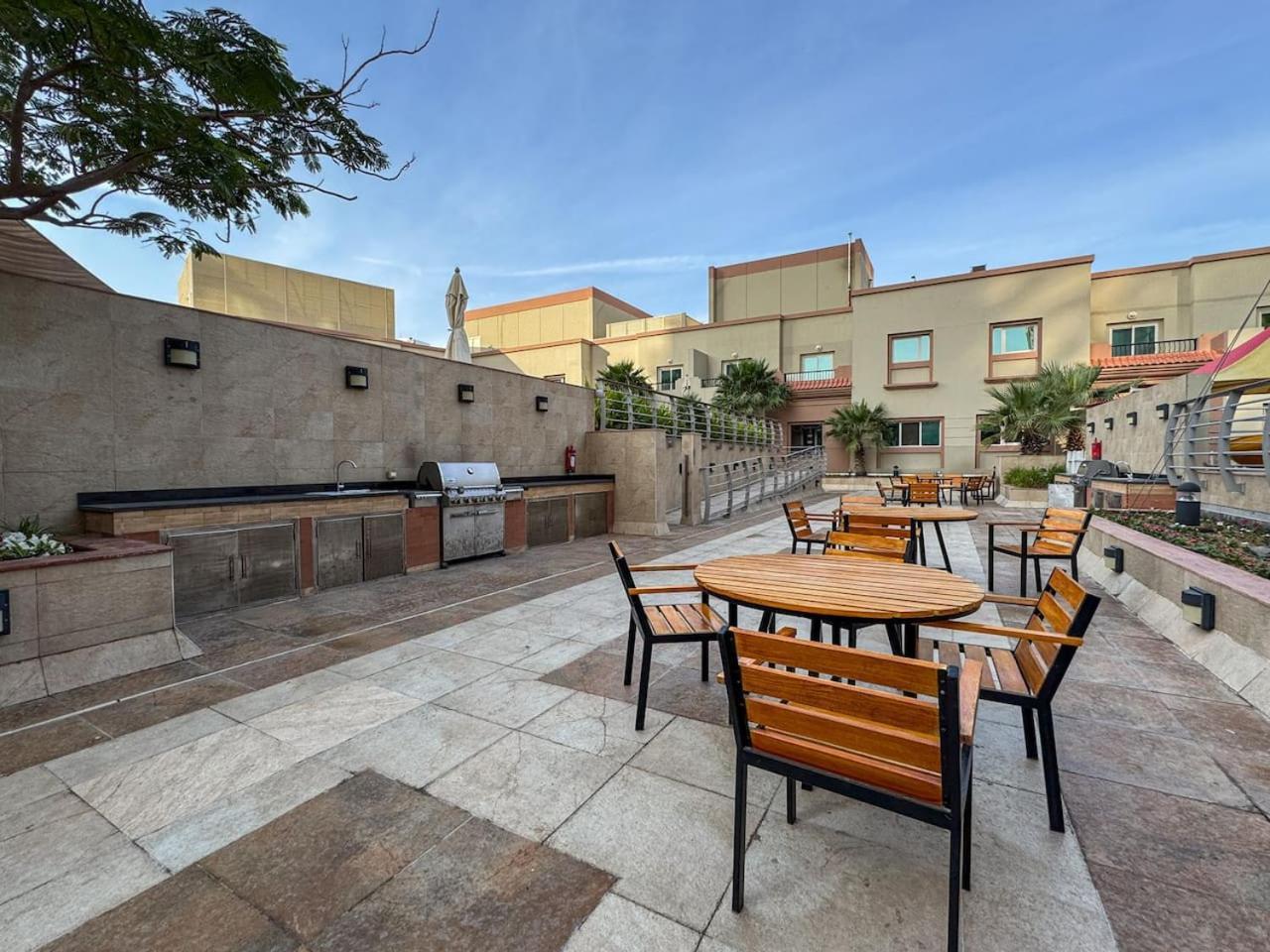 Elegant And Spacious 2-bedroom In Jvt Apartment *
