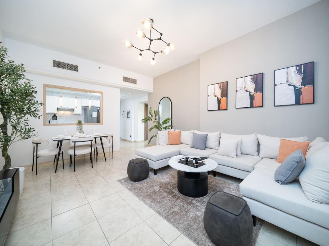 Apartment Elegant And Spacious 2-bedroom In Jvt Dubai