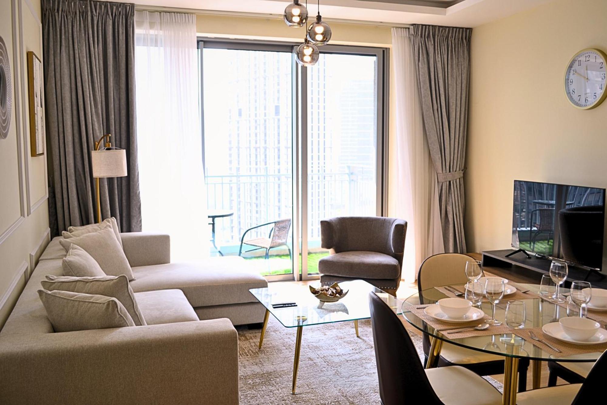 Perfect 1 Bedroom Boulevard,fountain & Opera View Apartment *
