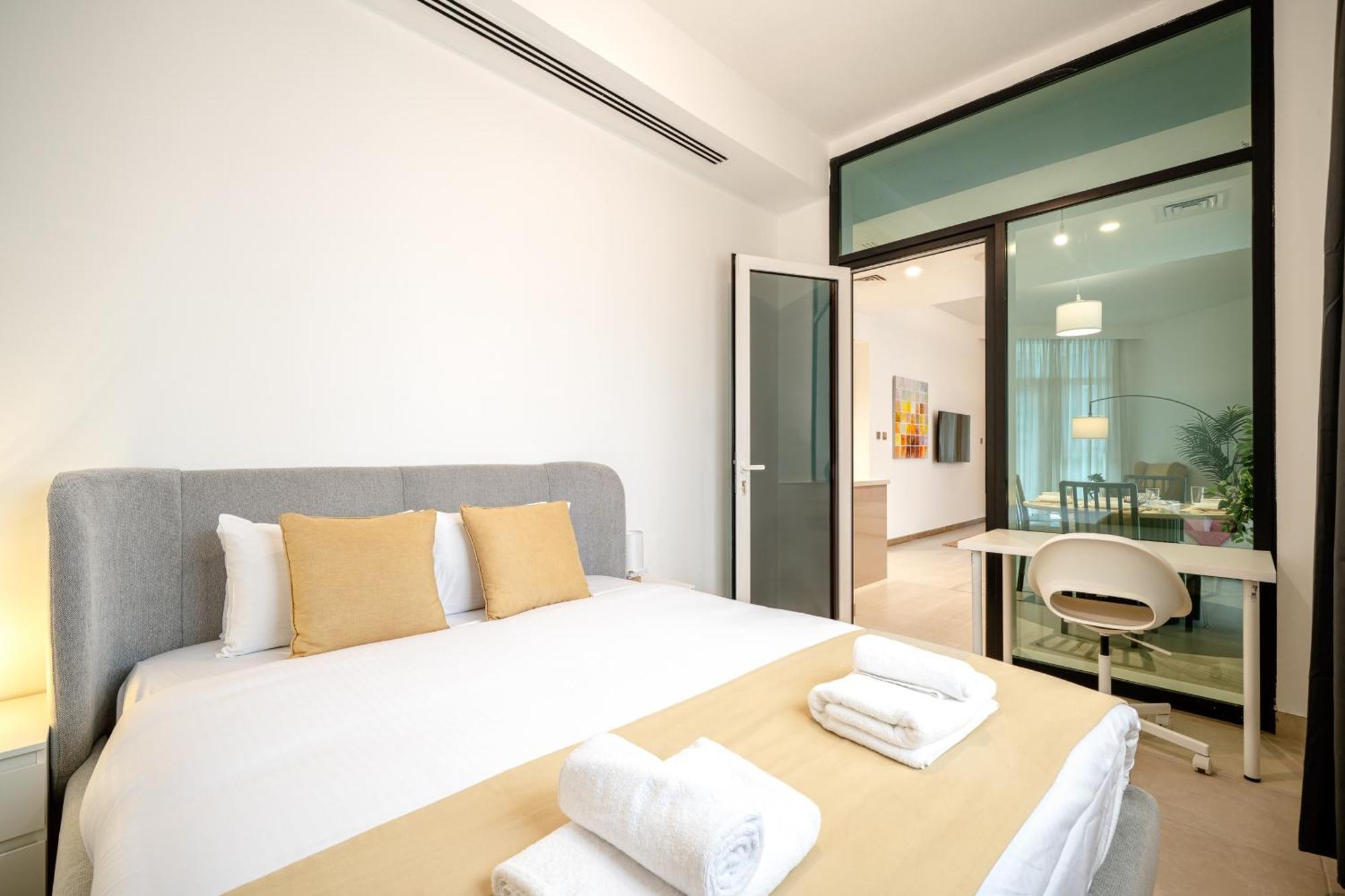 Spacious 2-Bedroom Apartment At Missoni, Steps From Dubai Canal, Business Bay Apartment