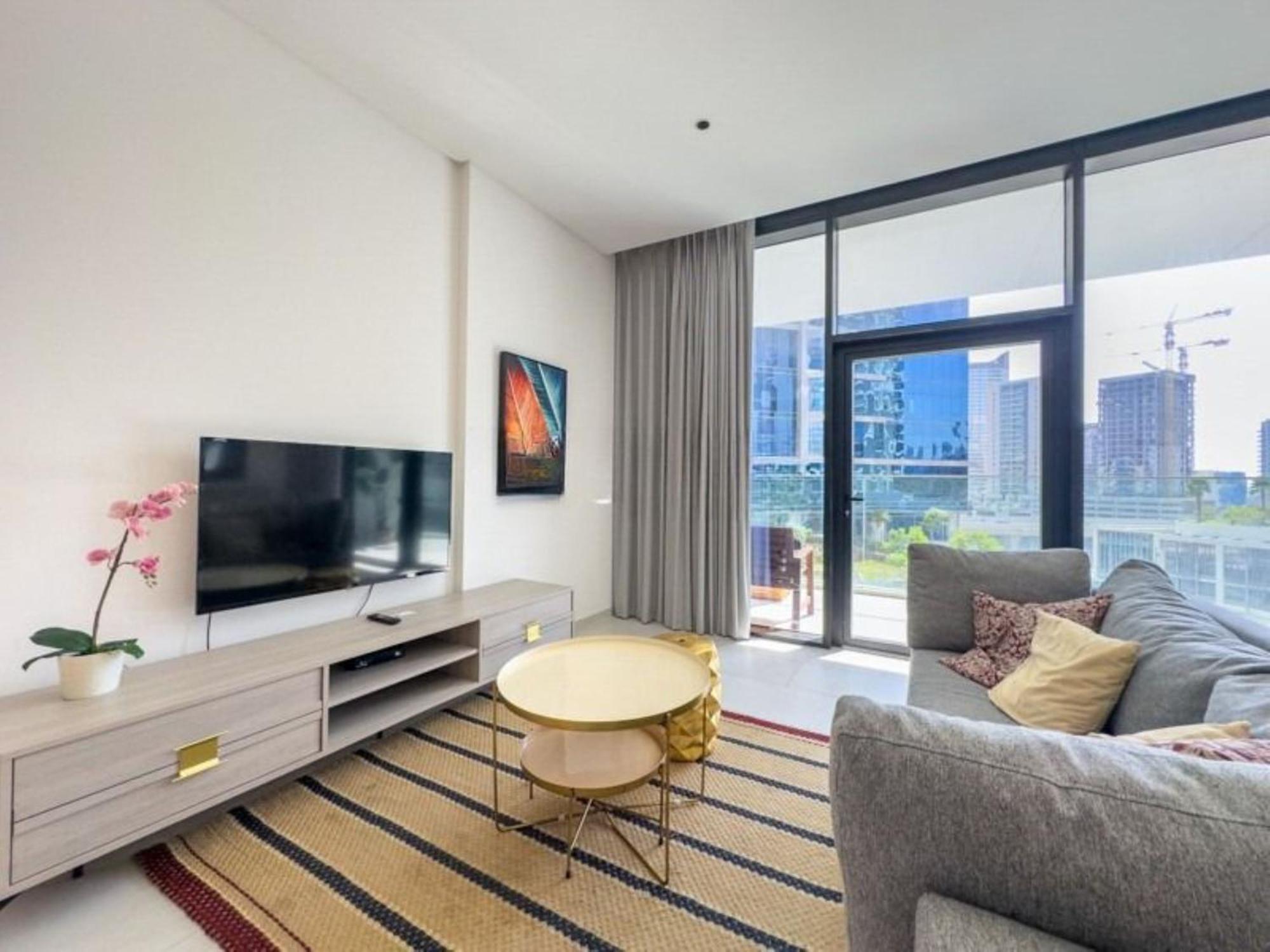 Soothing Getaway In Marquise Square -business Bay