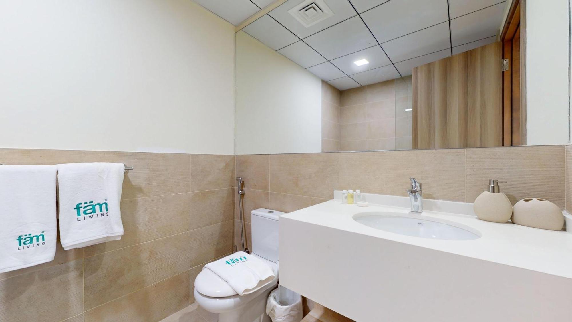 Fam Living Modern Stay In Canal Bay Scenic Views Near Dubai Hotspots Apartment Dubai