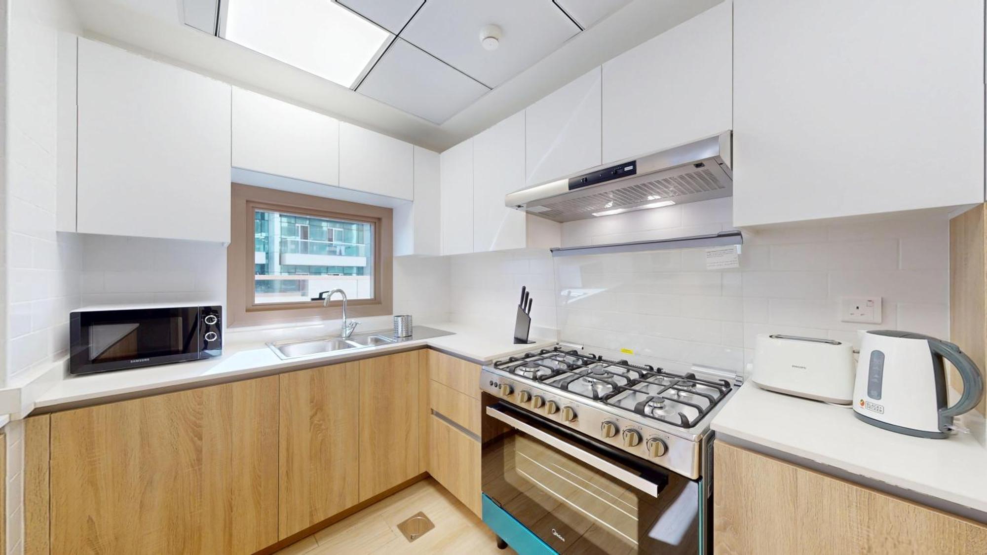 Apartment Fam Living Modern Stay In Canal Bay Scenic Views Near Dubai Hotspots *