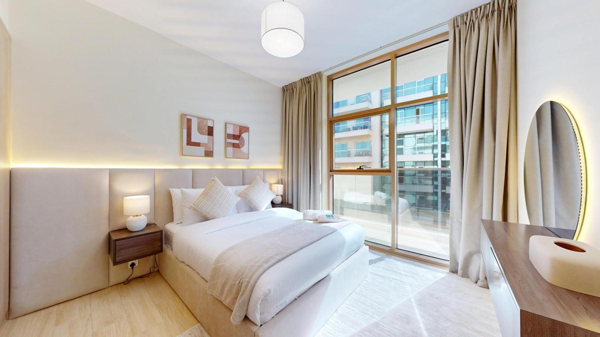 Fam Living Modern Stay In Canal Bay Scenic Views Near Dubai Hotspots Apartment Dubai