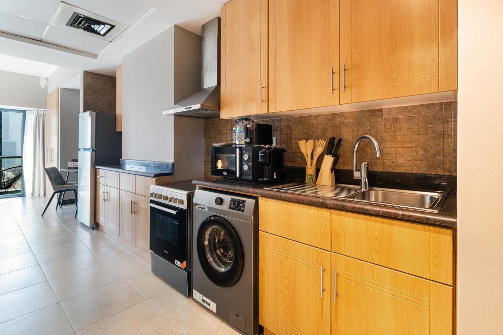 Apartment Modern In Goldcrest Views