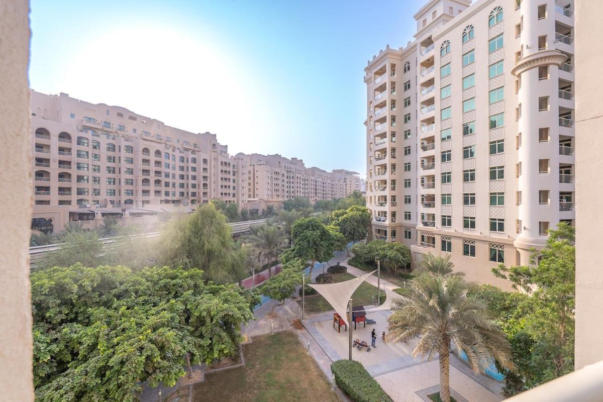 Modern 1br Haven For 3 In Palm Jumeirah! Dubai