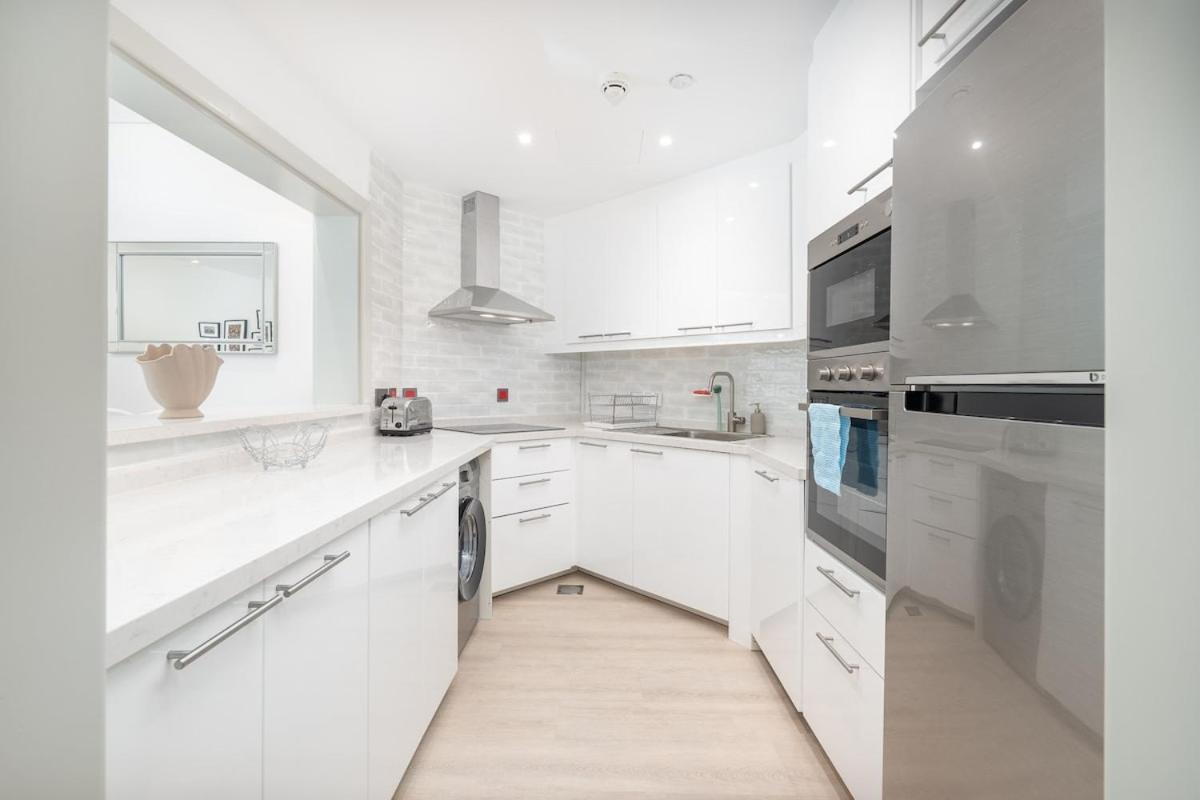 Modern 1br Haven For 3 In Palm Jumeirah! * Dubai