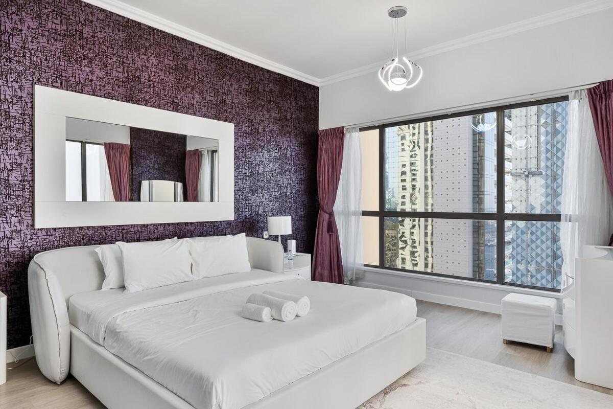 Bright And Spacious 2br With Pool And Gym Access