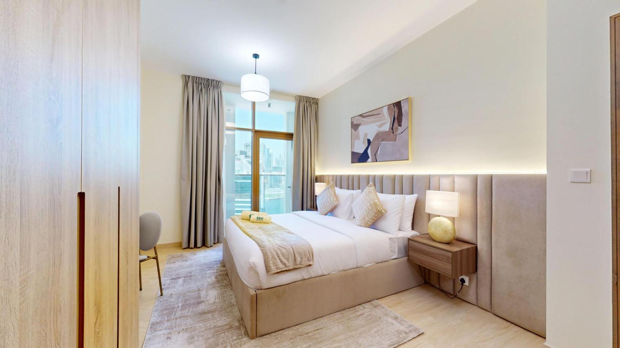 Fam Living Modern Stay In Canal Bay Scenic Views Near Dubai Hotspots Dubai