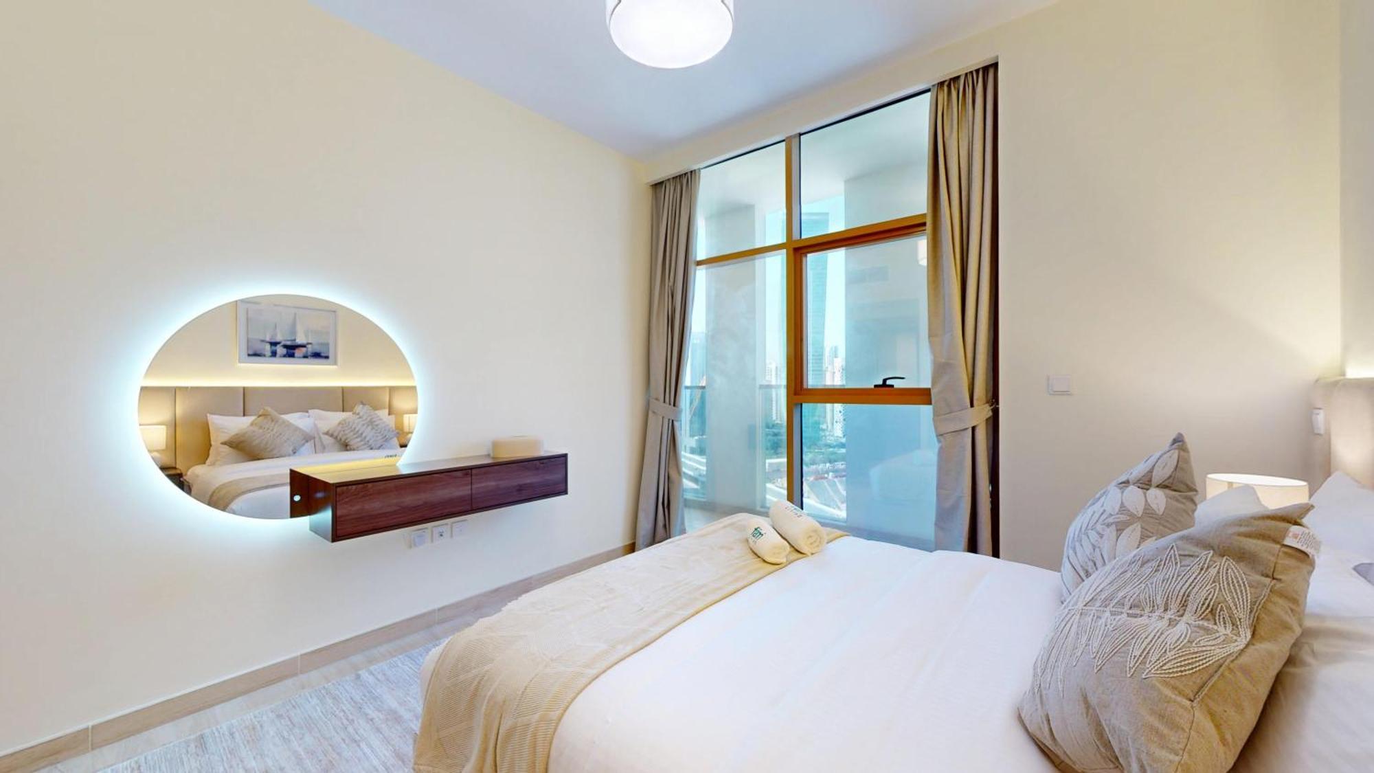 Apartment Fam Living Modern Stay In Canal Bay Scenic Views Near Dubai Hotspots
