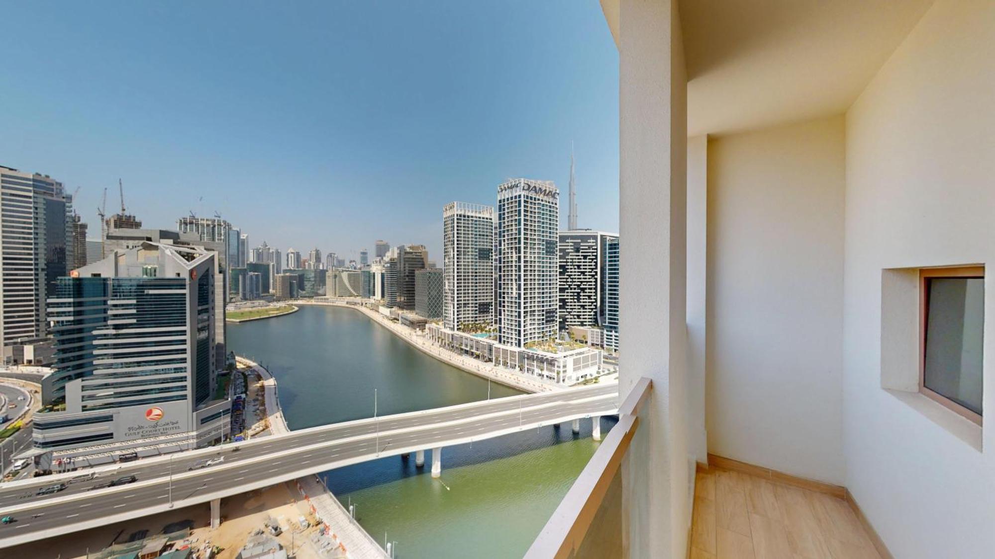 Apartment Fam Living Modern Stay In Canal Bay Scenic Views Near Dubai Hotspots *