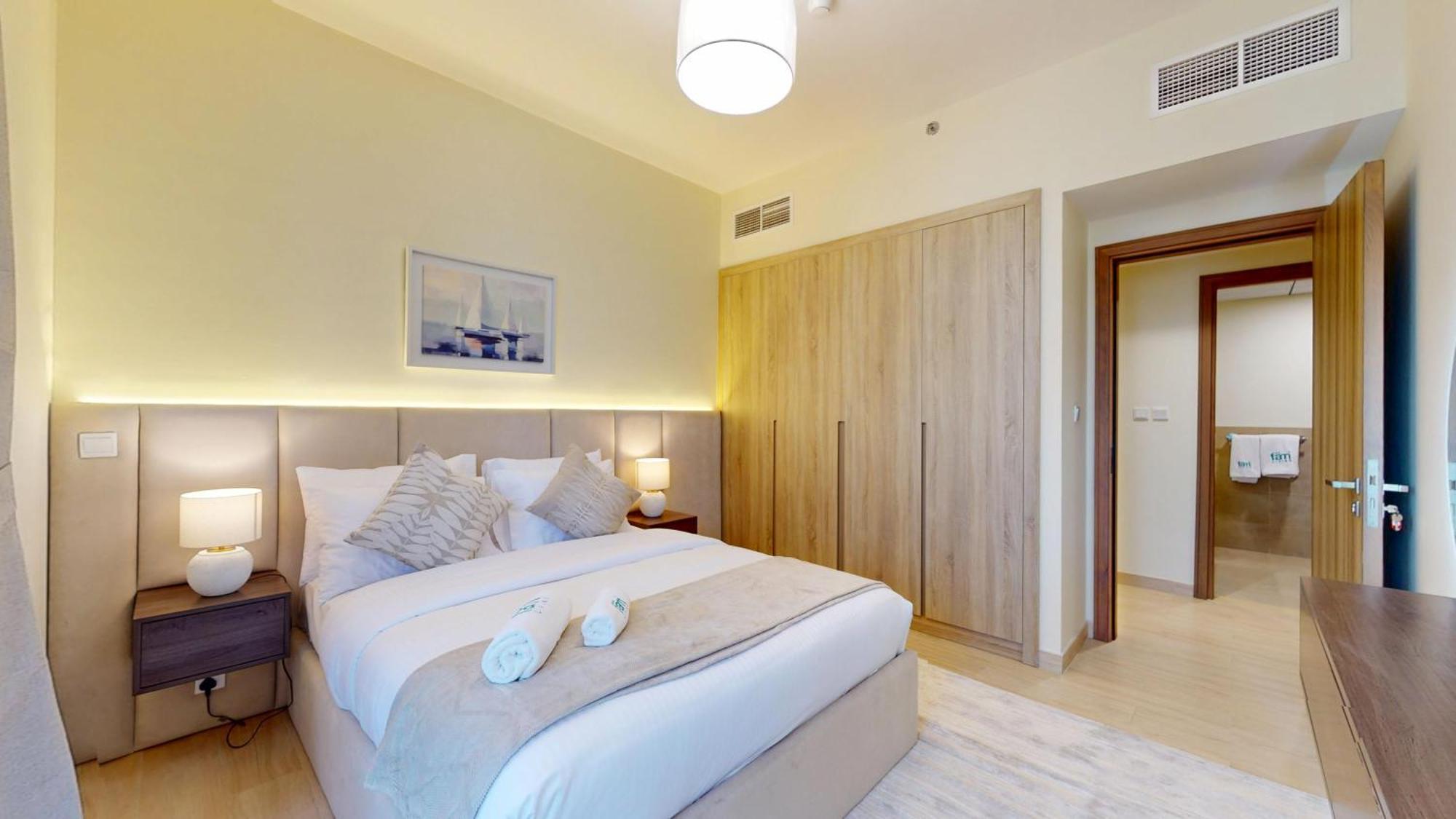 Fam Living Modern Stay In Canal Bay Scenic Views Near Dubai Hotspots *