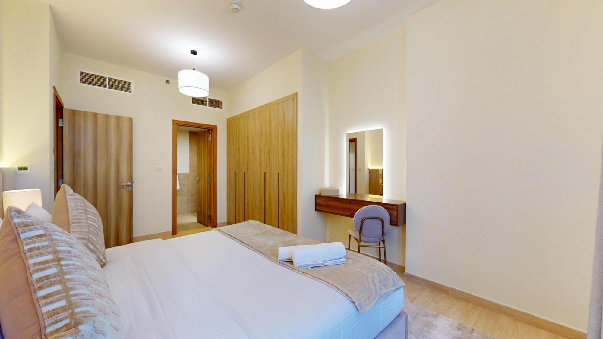 Apartment Fam Living Modern Stay In Canal Bay Scenic Views Near Dubai Hotspots