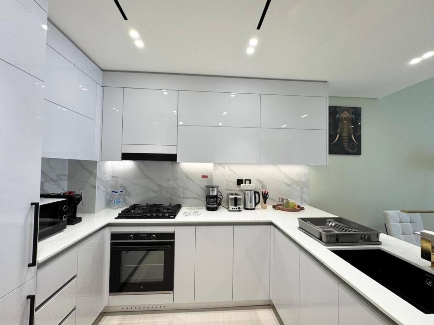 Apartment Stylish 1br In Jvc With Pool View *
