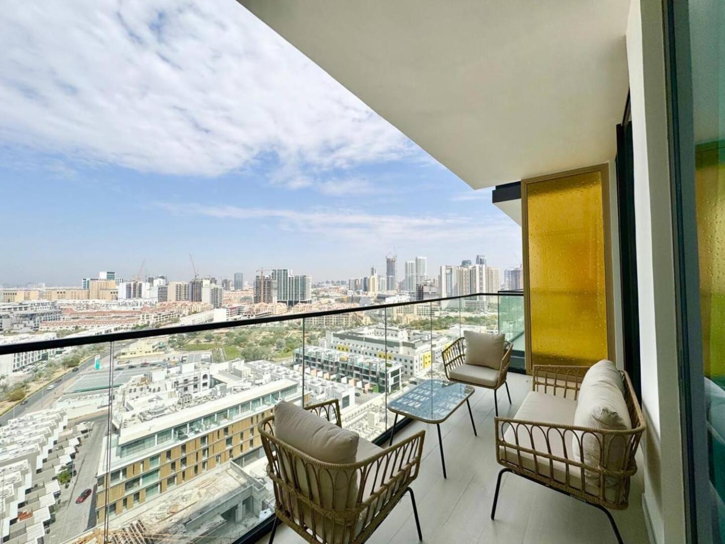 Stylish 1br In Jvc With Pool View Apartment *