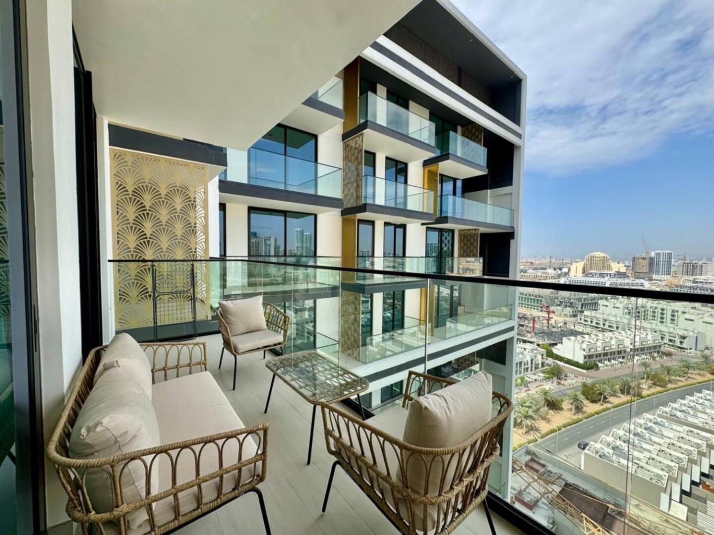 Apartment Stylish 1br In Jvc With Pool View *