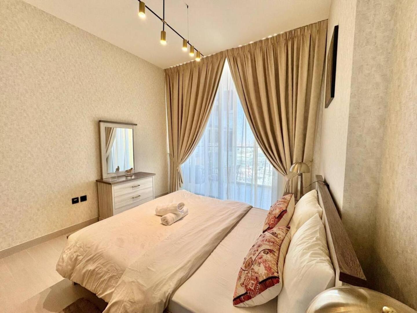Stylish 1br In Jvc With Pool View Dubai