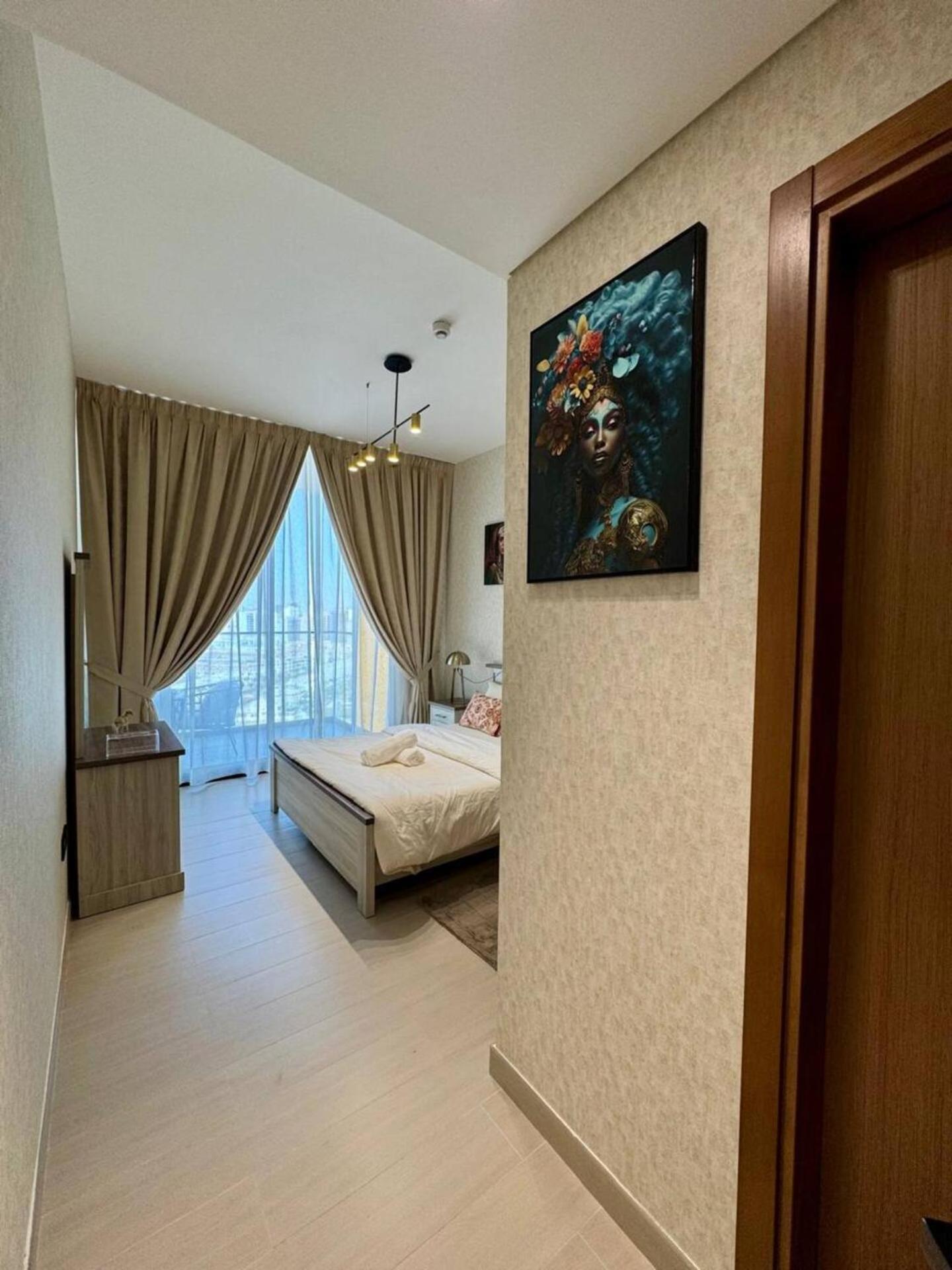 Apartment Stylish 1br In Jvc With Pool View