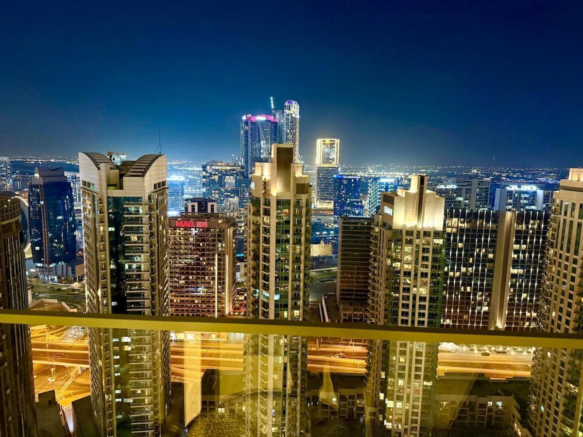 Rooftop Lounge - Walk To Mall & Burj Khalifa - Downtown Apartment *